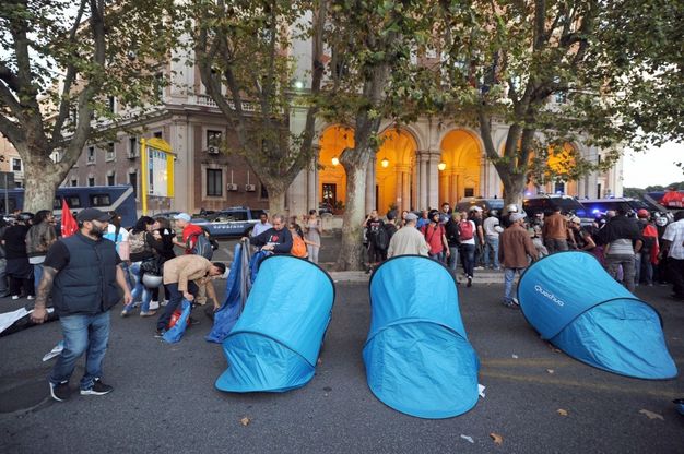 Corteo, l'accampata a Porta Pia