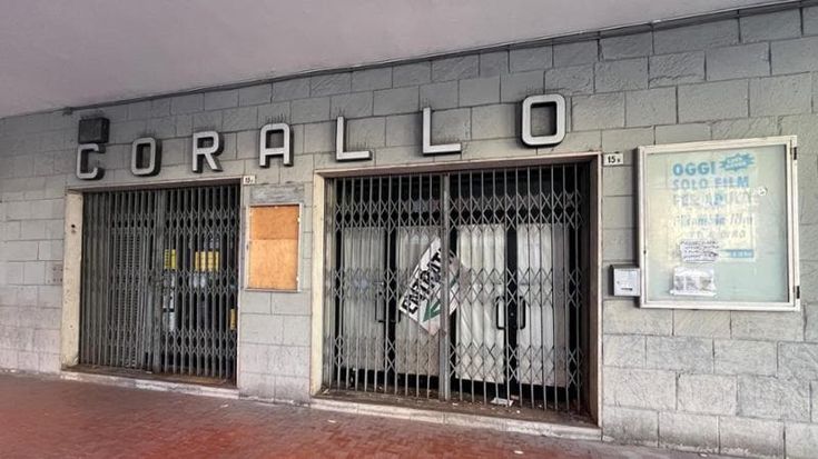Il mistero del Corallo: l’ultimo cinema porno della città è chiuso da mesi. “Nessuno sa cosa è successo”