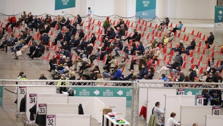 Vaccino Covid in Lombardia, maggio il mese della svolta. Moratti: "Avremo per primi l'immunità di gregge"
