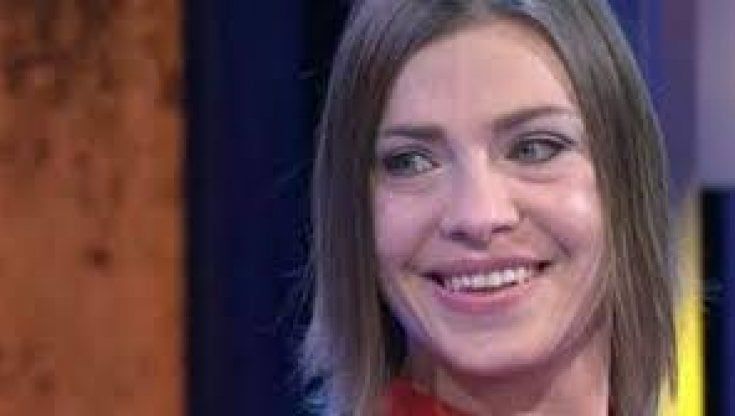 Loredana Errore torna alla musica con un nuovo singolo