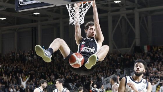 Due campionati senza vincitore: basket e volley, la stagione è finita