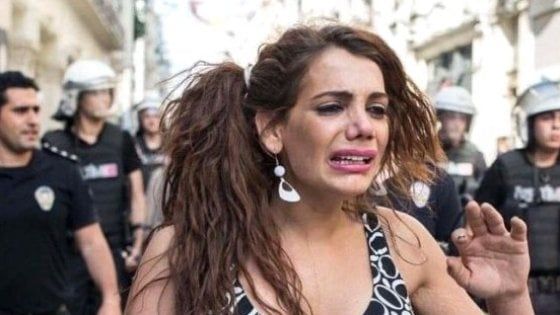 Turchia, l'orribile morte di Hande Kader, icona Lgbt del Gay Pride vietato a Istanbul
