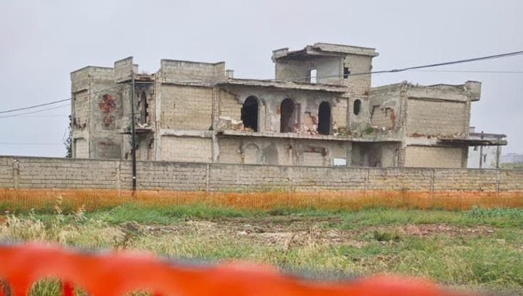 Demoliti i ruderi sulla litoranea Sud a Bari, un tratto della strada diventerà a una corsia