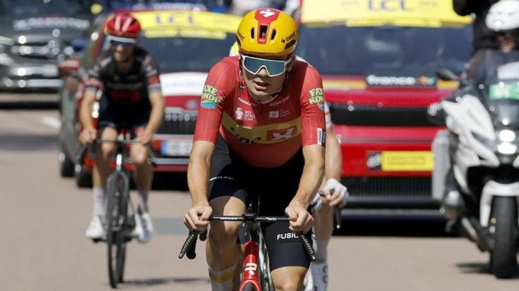 Il calvario di Anthon Charmig, arrivato a un’ora da Pogacar: il suo Tour finisce fuori tempo massimo