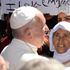 Papa a Lesbo lancia appello: 