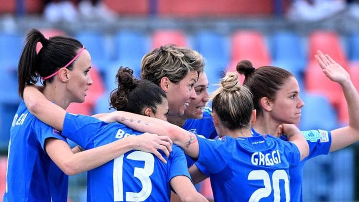 Nazionale donne, l’Italia fa l’impresa: 2-0 all’Olanda nella prima verso Euro 2025. Decidono Giacinti e Bonfantini