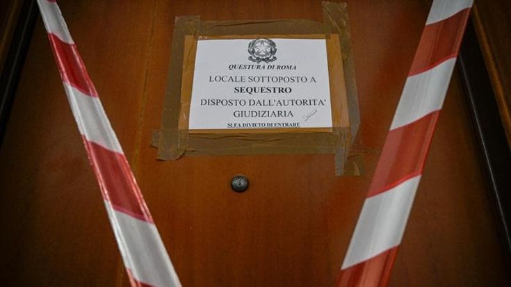 A 16 anni massacra di botte e uccide la madre: il giorno prima l’allarme inascoltato
