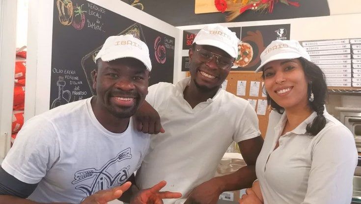 Dal Burkina Faso a Trento, la storia di Ibrahim: "Ho sfidato i pregiudizi e ora la mia pizza è tra le migliori d'Italia. E penso a chi è in difficoltà"