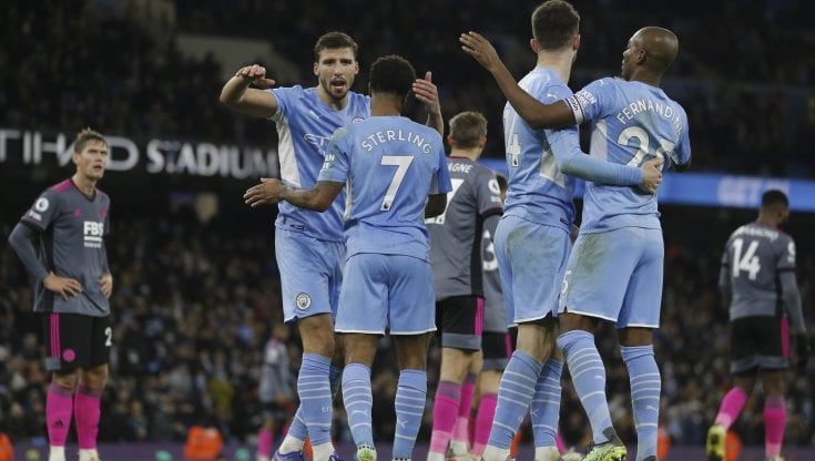 Il City domina, si addormenta e poi stravince: 6-3 al Leicester. Il Chelsea va con i rigori di Jorginho, vince anche il Tottenham