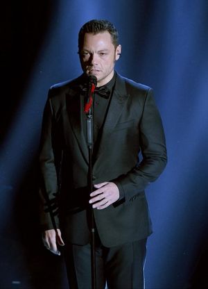 La rivoluzione pop di Tiziano Ferro. Un tour negli stadi sognando il varietà tv  