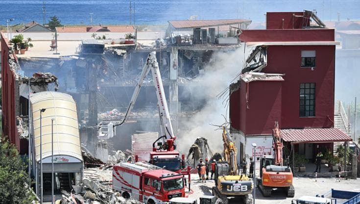 Il crollo della palazzina a Messina, tre indagati: uno è parente delle vittime