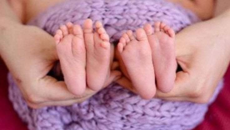 Due mamme lesbiche portano il Comune in tribunale: “Non ci riconosce come madri”