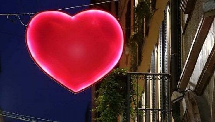 San Valentino, a Pontecagnano il sindaco ritorna baby sitter