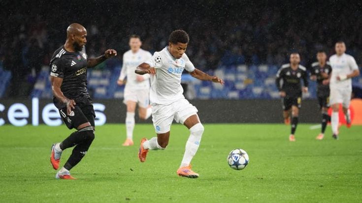 Napoli-Qarabag, le pagelle: Neres crea scompiglio, Hojlund sbaglia tanto