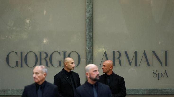 Ricavi in calo ma più margini “Armani avanti senza forzature”