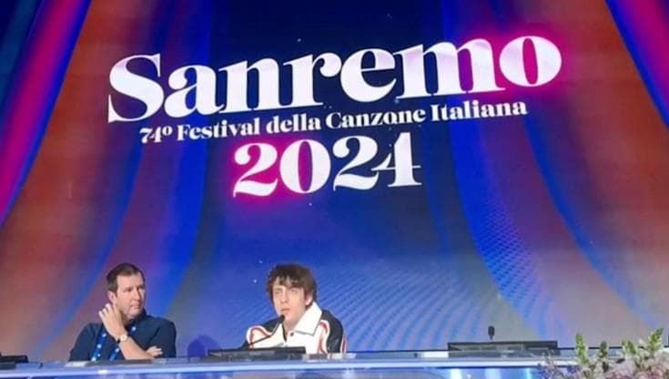 Sanremo, Sangiovanni: "Il mondo dei social è senza regole" 