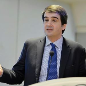Regionali Puglia, Berlusconi si arrende a Fitto: ricandidati tutti i consiglieri uscenti. Ma lo scontro continua