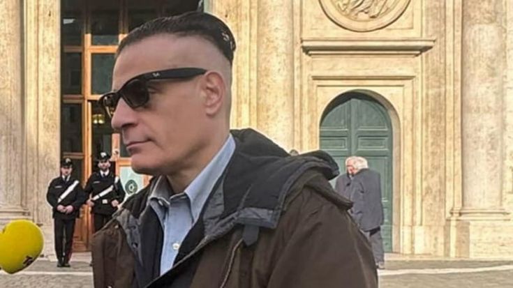 Il business del Generale: tessere, team e influencer, così Vannacci monetizza la rete