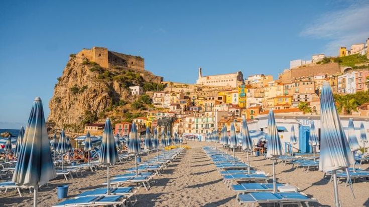 Guerra in Medio Oriente, allarme turismo: dai lidi alle città d’arte, si teme un’estate da lockdown