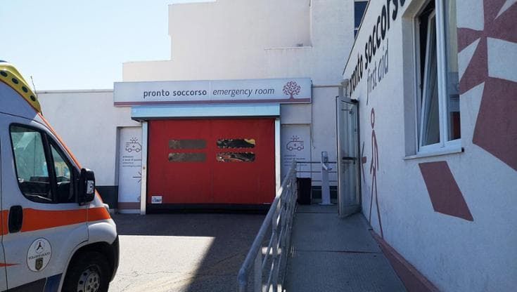 Accessi record per l’afa nei pronto soccorso senza medici, a Brindisi in 4 su 22. “Crisi croniche”