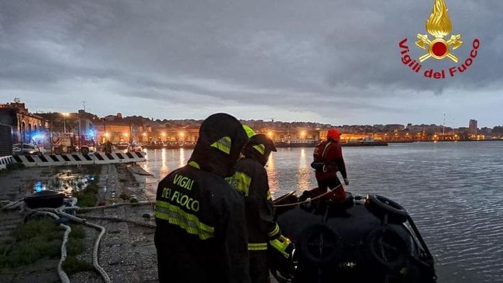 Trieste, si tuffa in mare per una bravata: 24enne disperso
