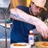 Brooklyn Beckham cuoce la pasta in acqua di mare, Bassetti risponde e infiamma la polemica