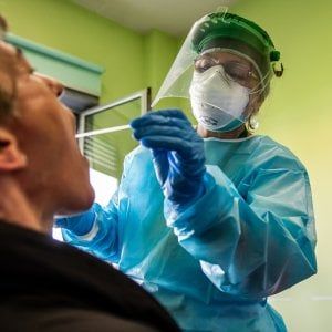 Coronavirus, la Regione: "Regole per i privati che fanno i test"