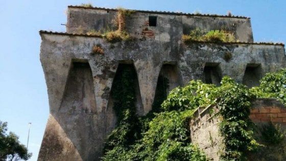 Salerno, la Torre Angellara apre al pubblico. Progetto per trasformarla in un resort