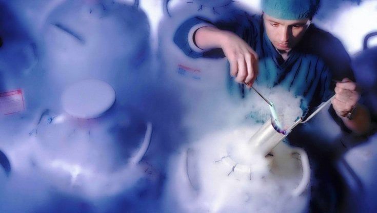 Il Coronavirus frena la procreazione assistita, una coppia su 3 costretta a rimandare: "Fermi in un limbo doloroso"