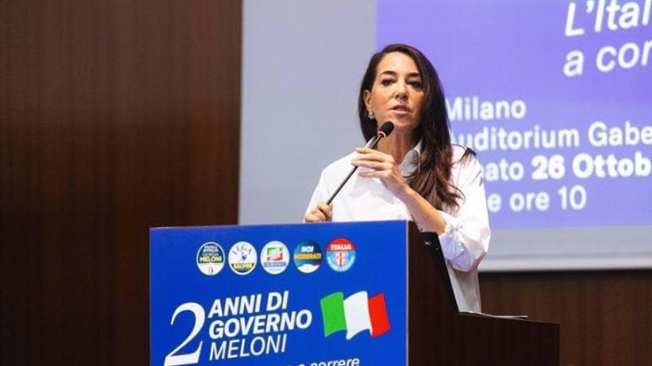 Licia Ronzulli e il dossier ordinato da Pazzali su una donna: “Capiamo se c’è qualche roba con Berlusconi”. La senatrice: “Non l’ho chiesto io, sono parte lesa”