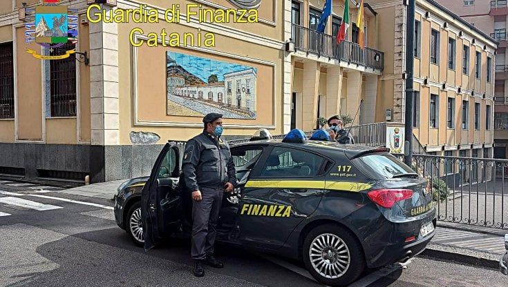 Catania, impiegato intascava soldi del Comune di Nicolosi