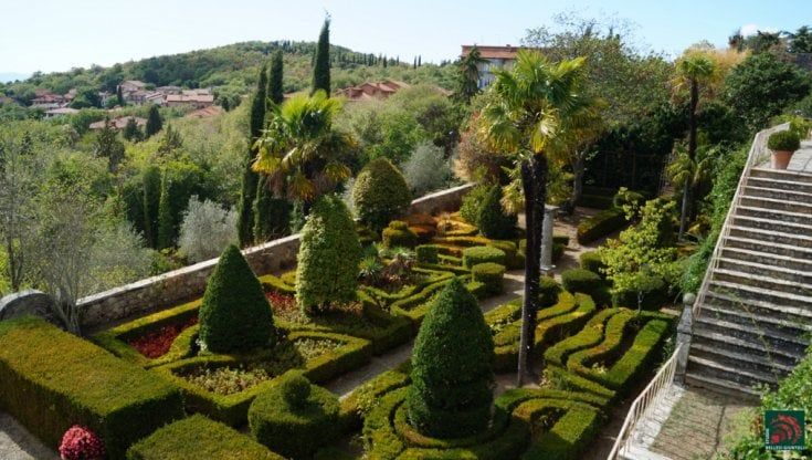 Il giro del mondo fra i labirinti verdi. Dove perdersi è una gioia  