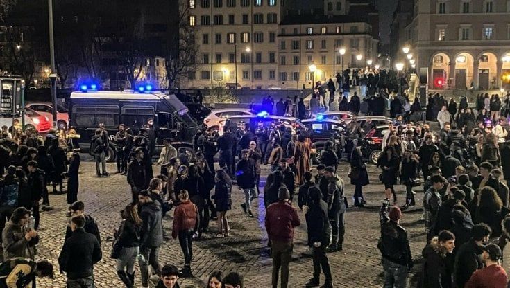 Stuprata e picchiata un'altra universitaria della John Cabot. La quarta vittima da gennaio. Trastevere ora fa paura: "Buio e violento"