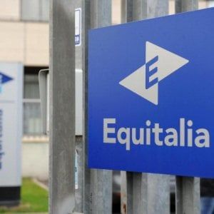 Equitalia si riorganizza: da tre in uno. Con le "cartelle amiche" il debito è già rateizzato