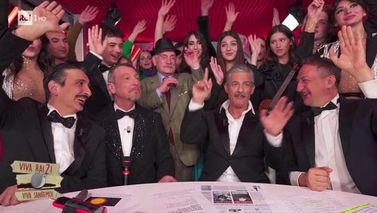 Fiorello e il "Ballo del qua qua" con Travolta: "Una delle gag più terrificanti della storia"