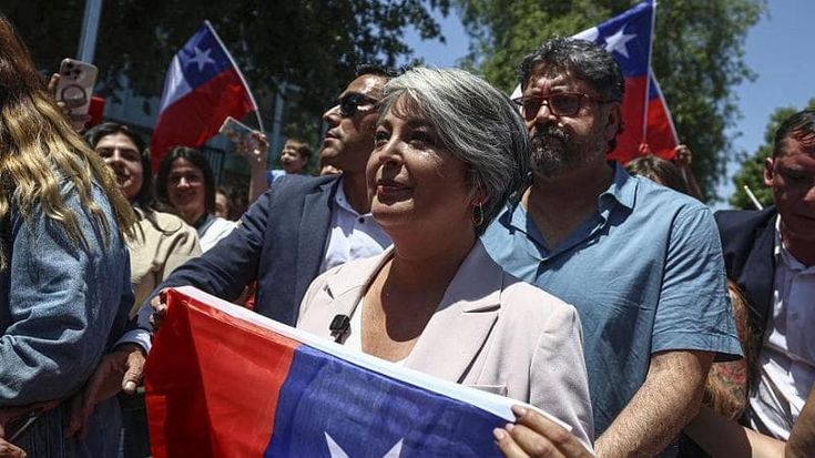 Elezioni in Cile, la comunista Jara vince il primo turno: ballottaggio con Kast dell’ultradestra