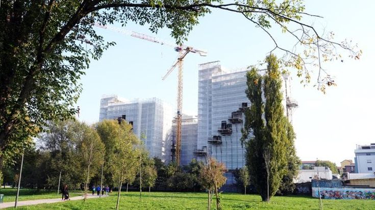 Urbanistica, torri al Parco delle Cave: a processo l’architetto, il notaio e la dirigente