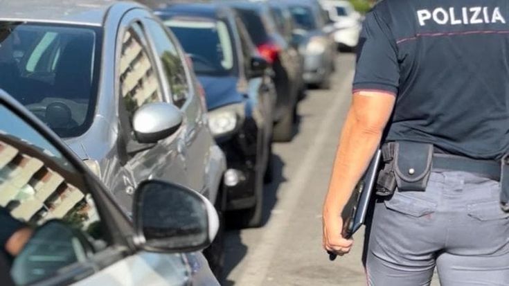 Caffè corretto con gli psicofarmaci: droga l’amico, gli ruba la fede nuziale e la vende al compro oro