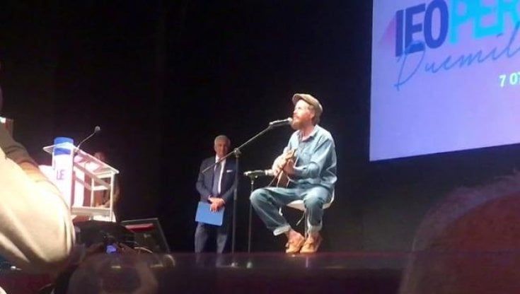 Jovanotti e la battaglia contro il cancro della figlia Teresa: "Si può uscire più forti"