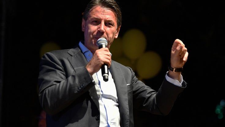 Roma, Conte contro Calenda: "È autoreferenziale e arrogante"