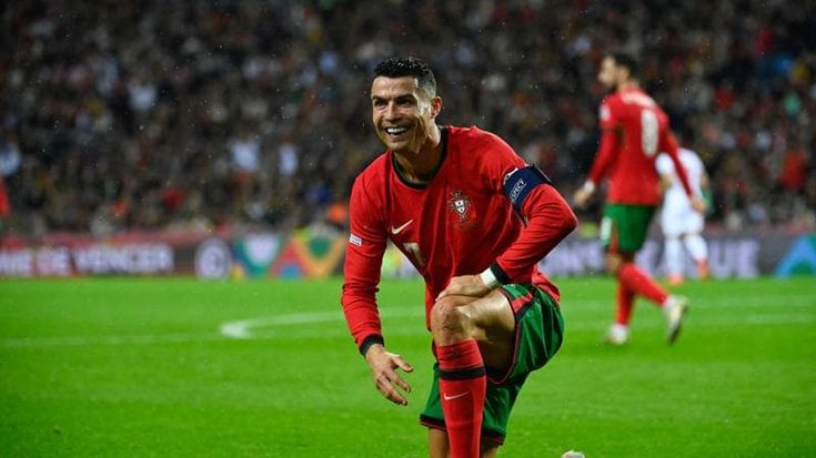 Cristiano Ronaldo batte Messi 285 milioni a 135: i calciatori più ricchi del mondo restano loro