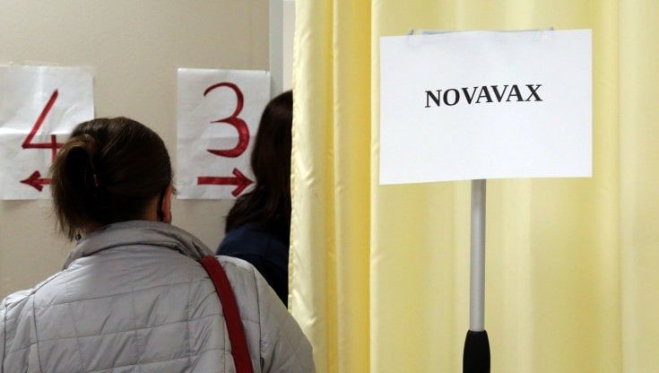 In coda per Novavax: “Ho aspettato un anno  per un vaccino sicuro”