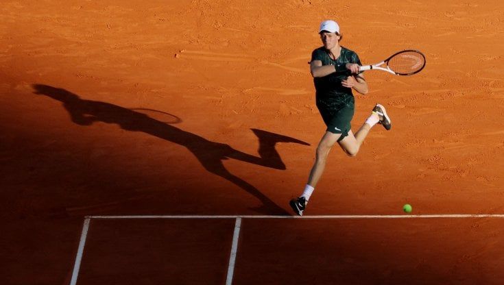 Montecarlo, Sinner eliminato ai quarti da Zverev. Il tedesco affronterà Tsitsipas