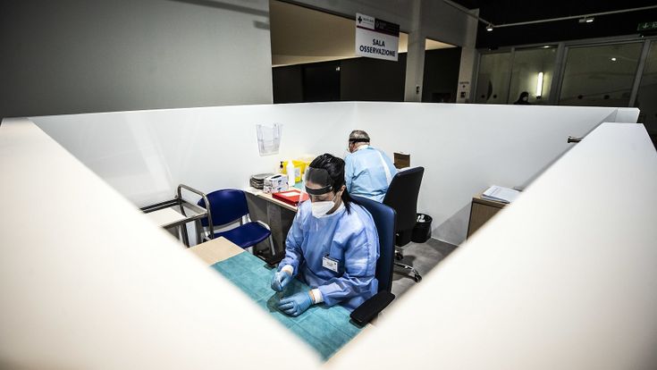 Vaccini, sette milioni di dosi mai arrivate. Figliuolo: svolta con l’arrivo di Johnson&Johnson 