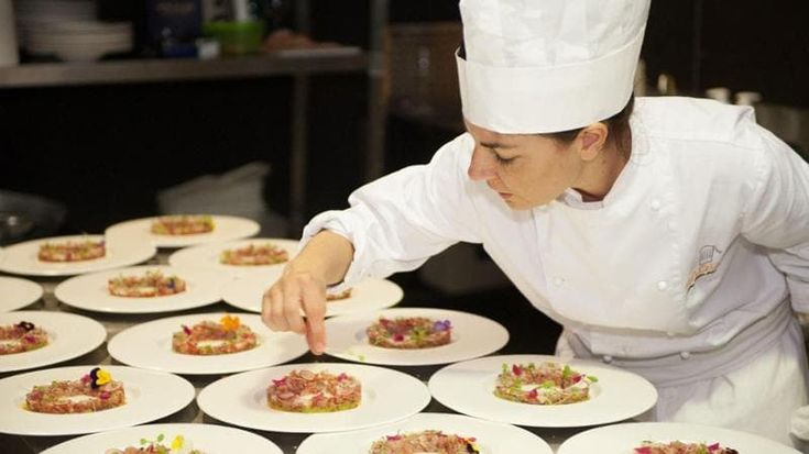 Tremila calici per un brindisi, incontro al Vinòforum tra cantine e piatti gourmet