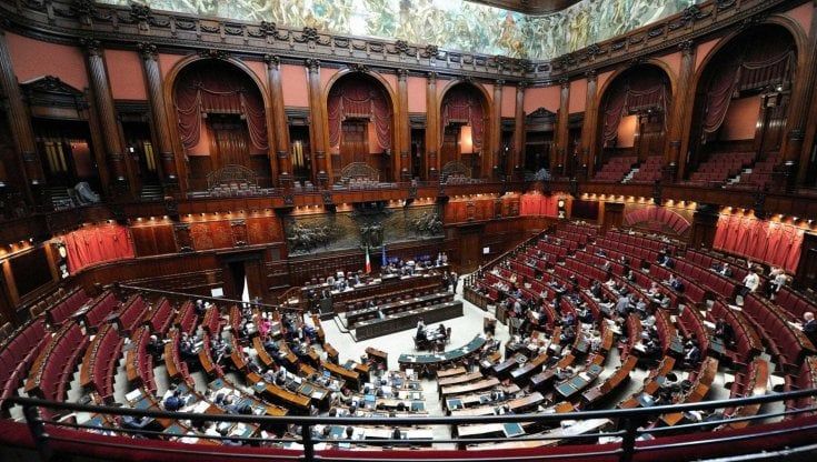 Csm, dopo le polemiche salta il candidato di FdI: Meloni sostituisce l'indagato Valentino