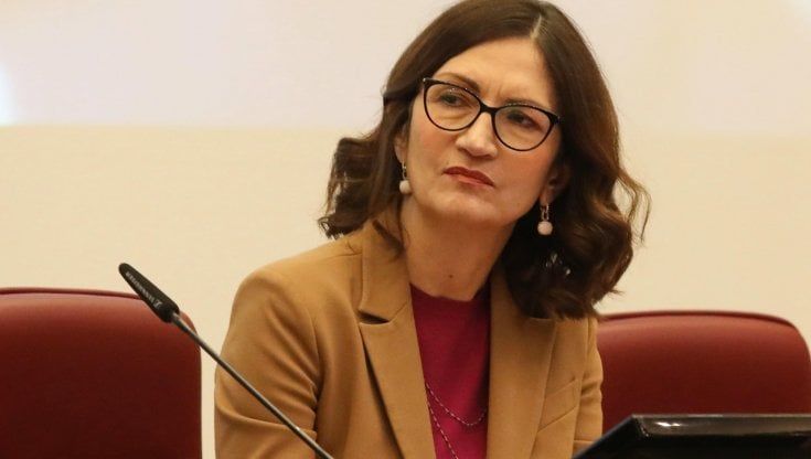 Il gossip che “acchiappa” il mondo. A bassa quota a Firenze e a Torino
