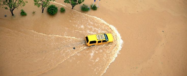 Il futuro della mobilità, "l'auto è in mezzo al guado"