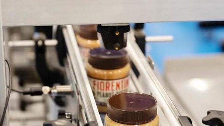 Cresce la fame di snack: Fiorentini investe su burro d’arachidi e chips