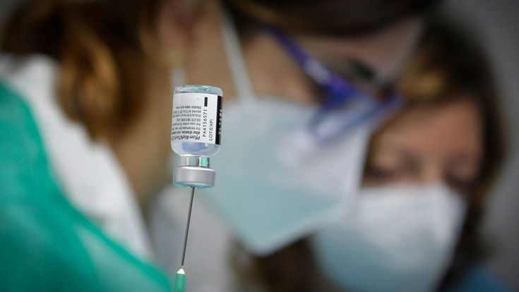 L'oro dei vaccini: nelle fiale contro il coronavirus un affare da 75 miliardi in 5 anni